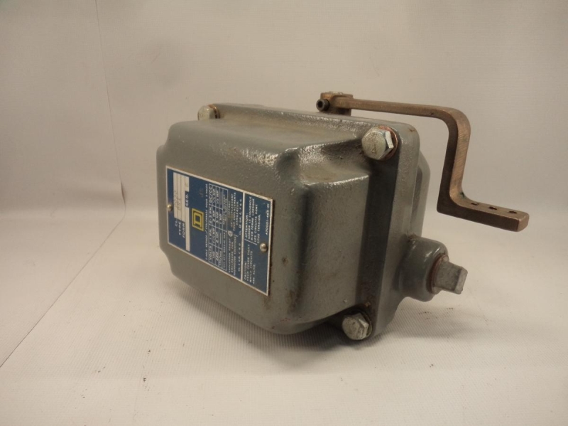 SCHNEIDER ELECTRIC 9036-DR1