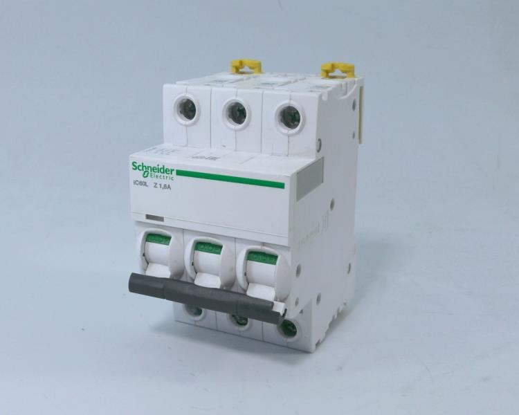 SCHNEIDER ELECTRIC A9F92372