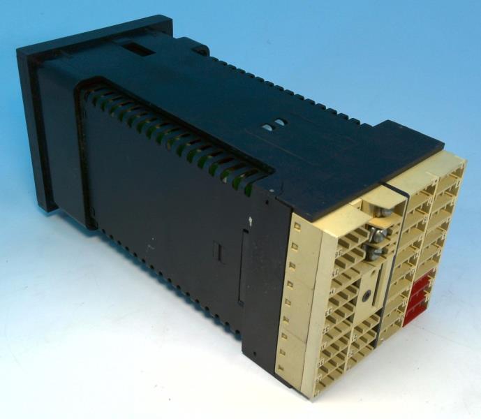 INVENSYS 818P4/TC/LGC/N/PROG/N/N/N/F/03/0/600/C/RH/NO/E/IN/S/N/HR/HR
