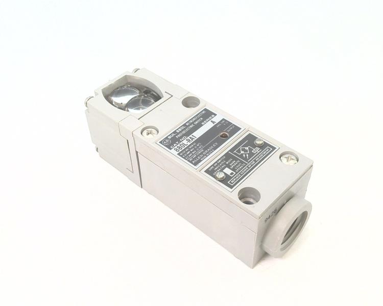 ALLEN BRADLEY 880L-RA1