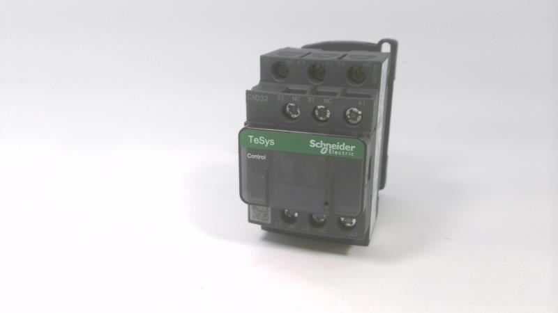 SCHNEIDER ELECTRIC CAD32M7