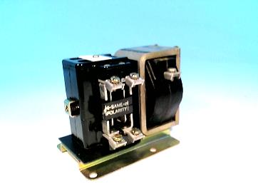 SCHNEIDER ELECTRIC 7001-D022 12VDC