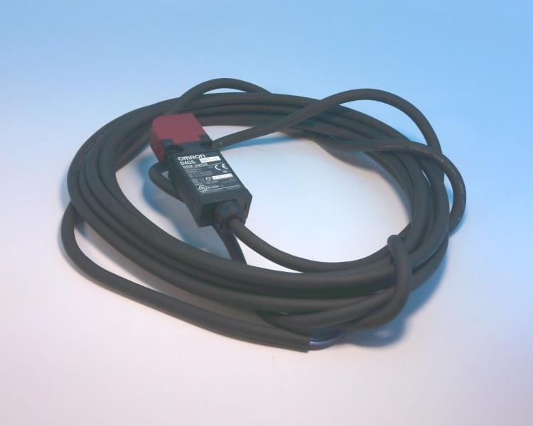 OMRON D4GS-N4T-5