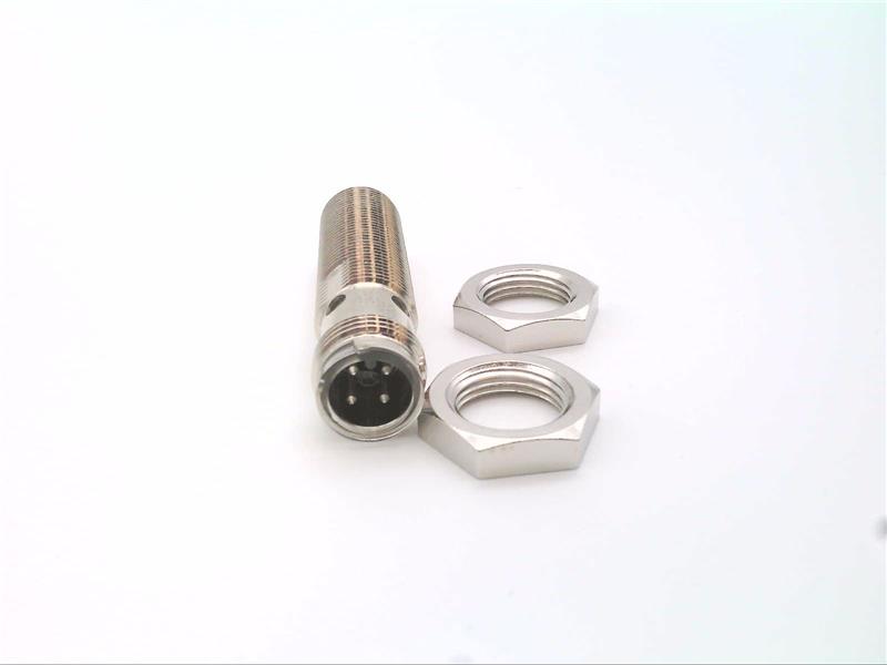 OMRON E2A-M12KS04-M1-B1