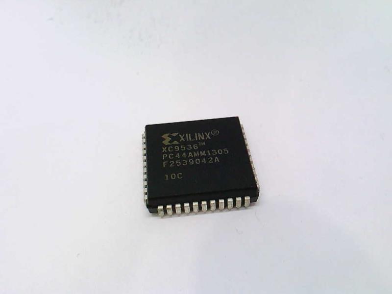 XILINX XC9536-10PC44C