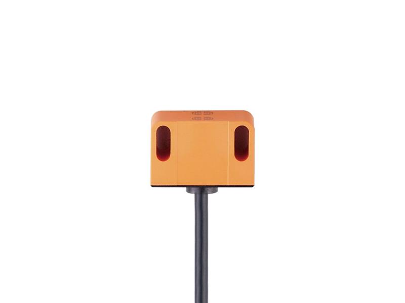 EFECTOR IND3004UBPKG/0,3M/US-100-DPV-IN5377