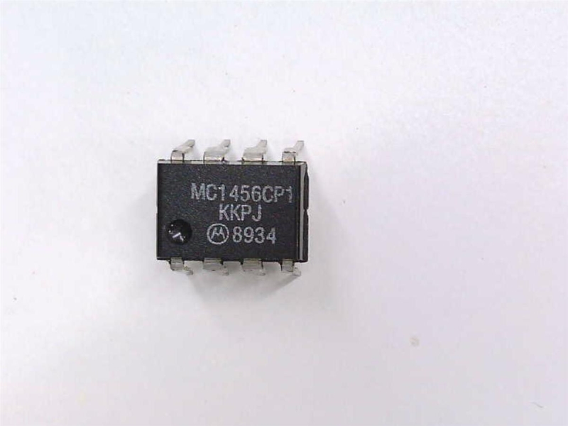 MOTOROLA SOLUTIONS MC1456CP1