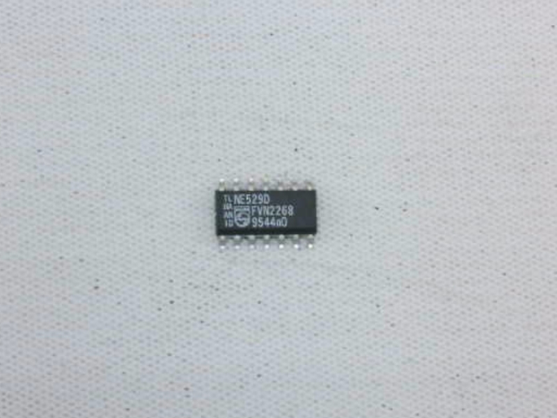 NXP SEMICONDUCTOR NE529D