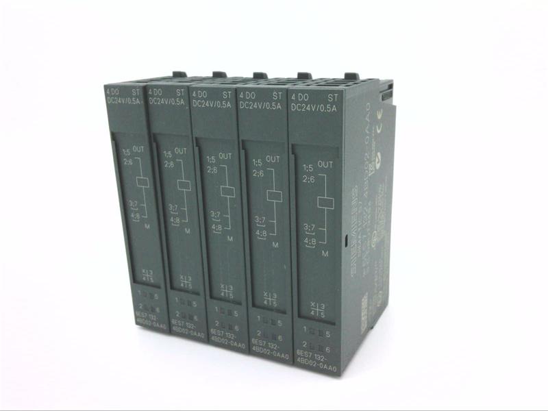 SIEMENS 6ES7132-4BD02-0AA0