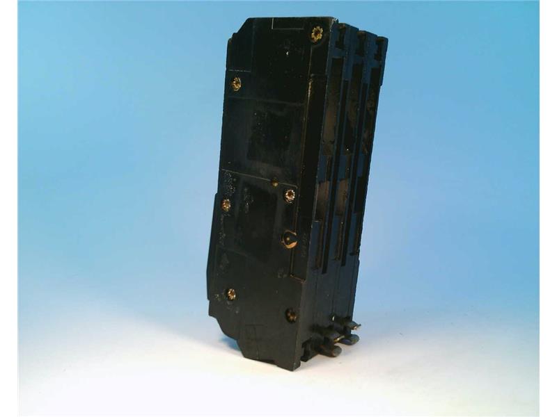 SCHNEIDER ELECTRIC Q1B390