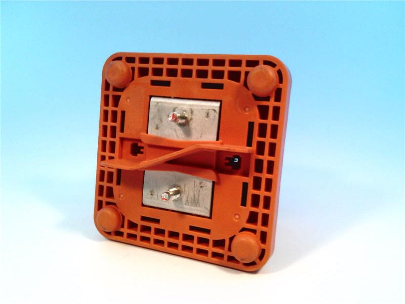 TE CONNECTIVITY 1-1587987-7