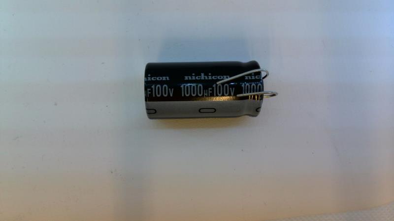 NICHICON UVK2A102MHD