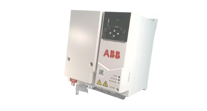 ASEA BROWN BOVERI ACS380-040N-033A-4