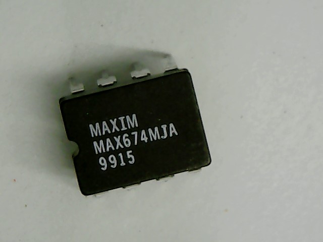 MAXIM INTEGRATED PRODUCTS MAX674MJA