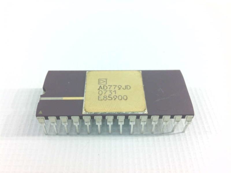 ANALOG DEVICES AD779JD