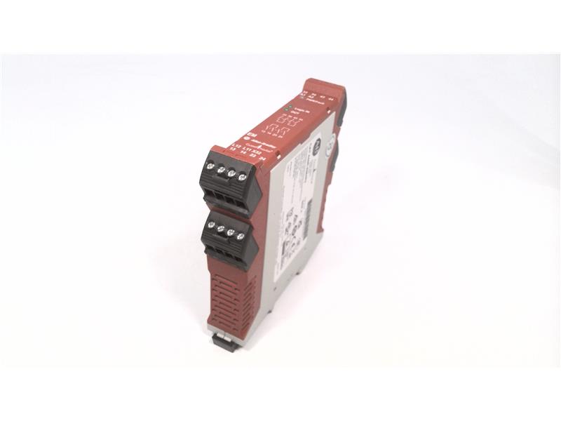 ALLEN BRADLEY 440R-EM4R2