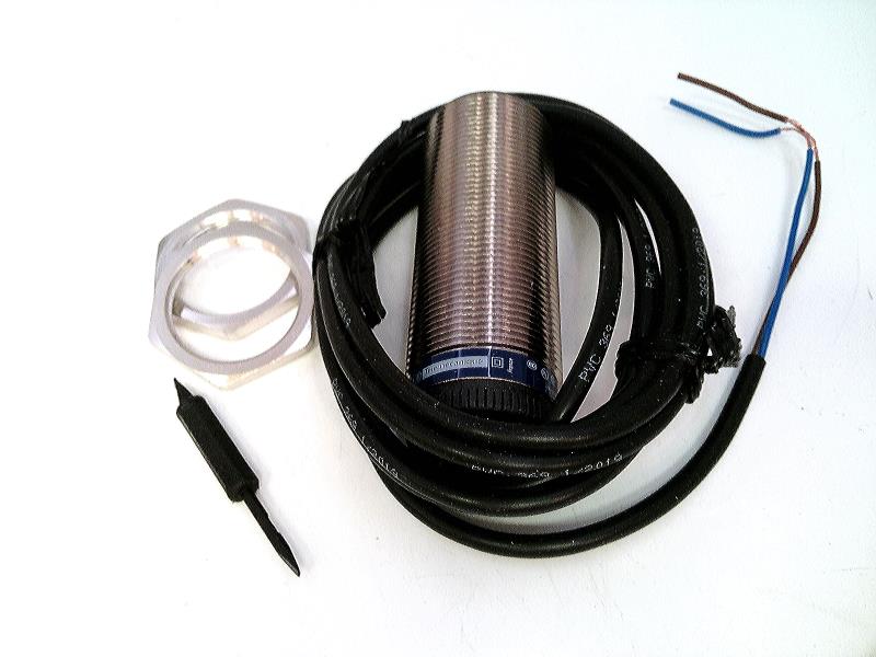 SCHNEIDER ELECTRIC XSAV11801TT