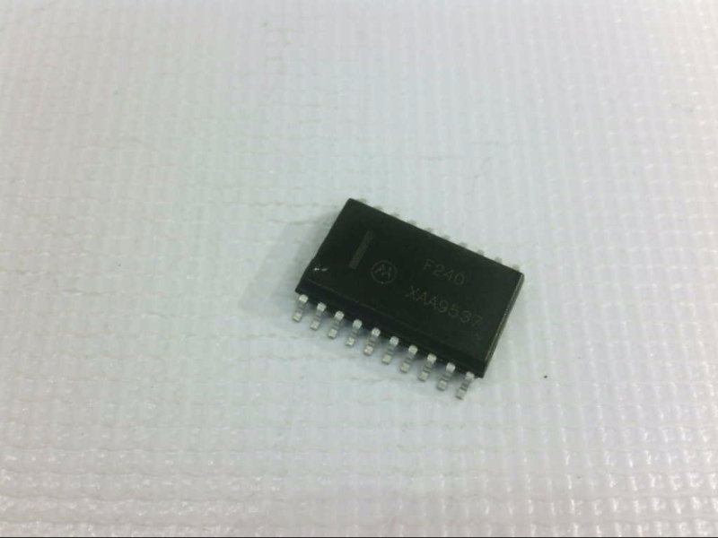 NXP SEMICONDUCTOR MC74F240DW