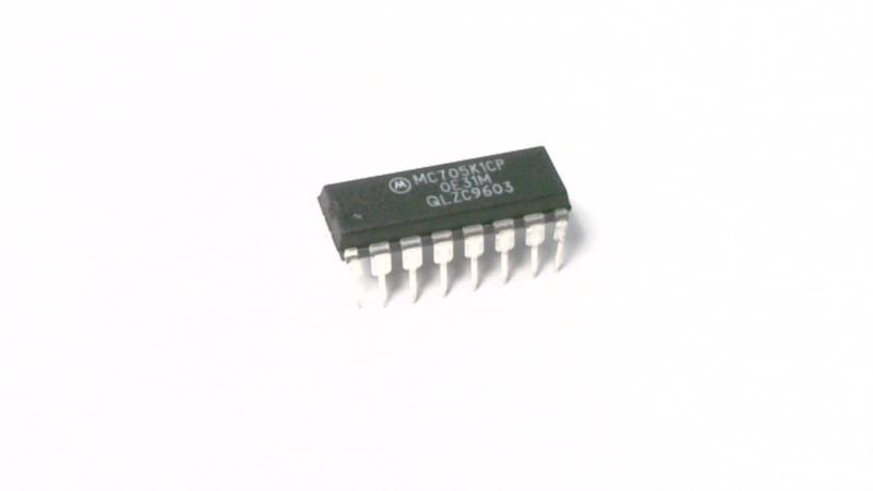 NXP SEMICONDUCTOR MC705K1CP