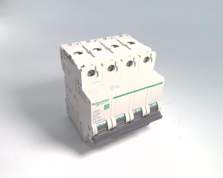 SCHNEIDER ELECTRIC M9F15425